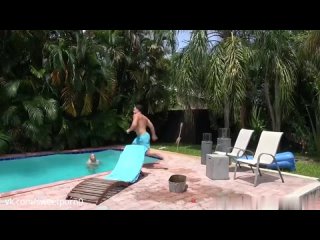 ero-seks ru - sexpornwife lost my swimsuit and was beaten by the pool cleaner.
